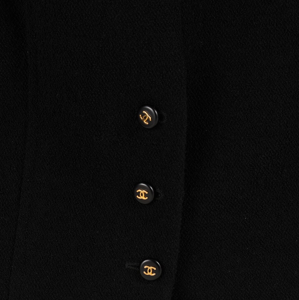 CHANEL: BLACK SLEEVELESS WOOL DRESS Fall 1995 - 2