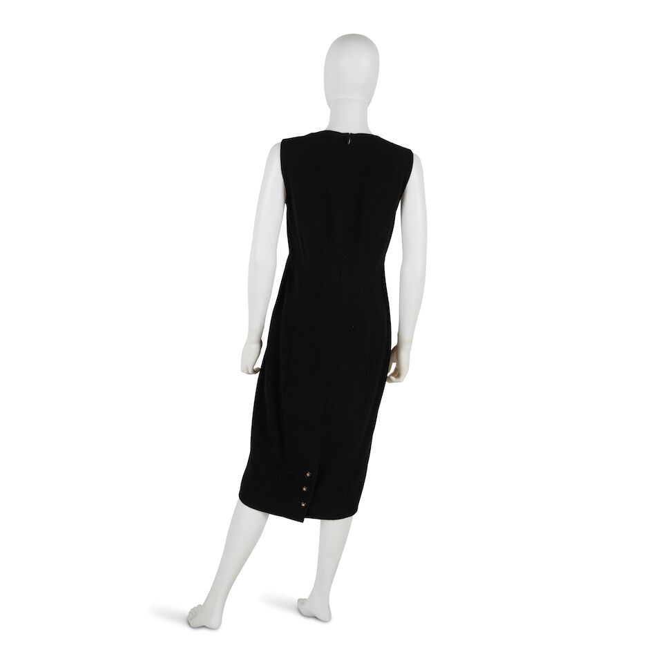 CHANEL: BLACK SLEEVELESS WOOL DRESS Fall 1995 - 3