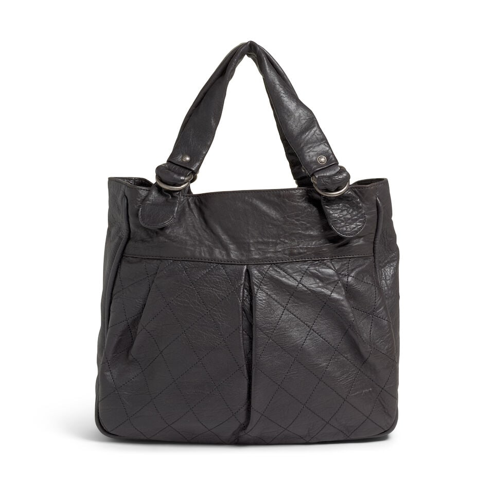 CHANEL: BLACK DISTRESSED LE MARAIS TOTE Fall 2007 - 3