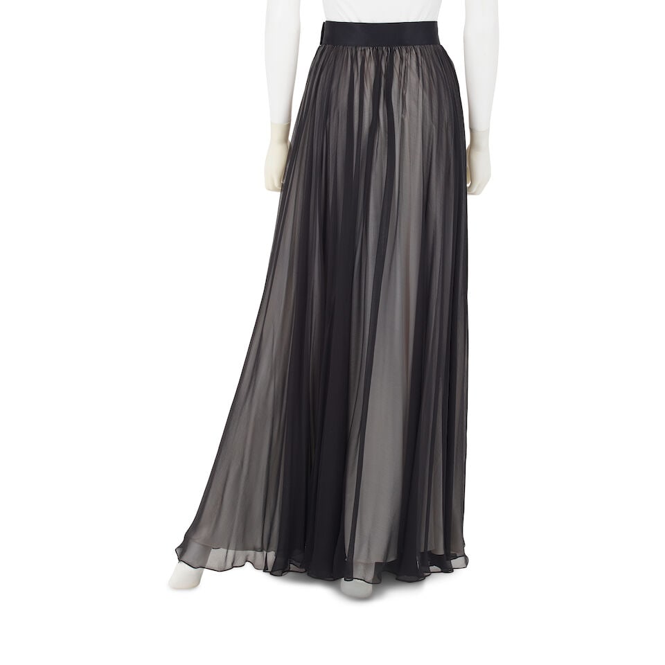 CHANEL: BLACK CHIFFON MAXI SKIRT Fall 2009 | Look 64 - 3