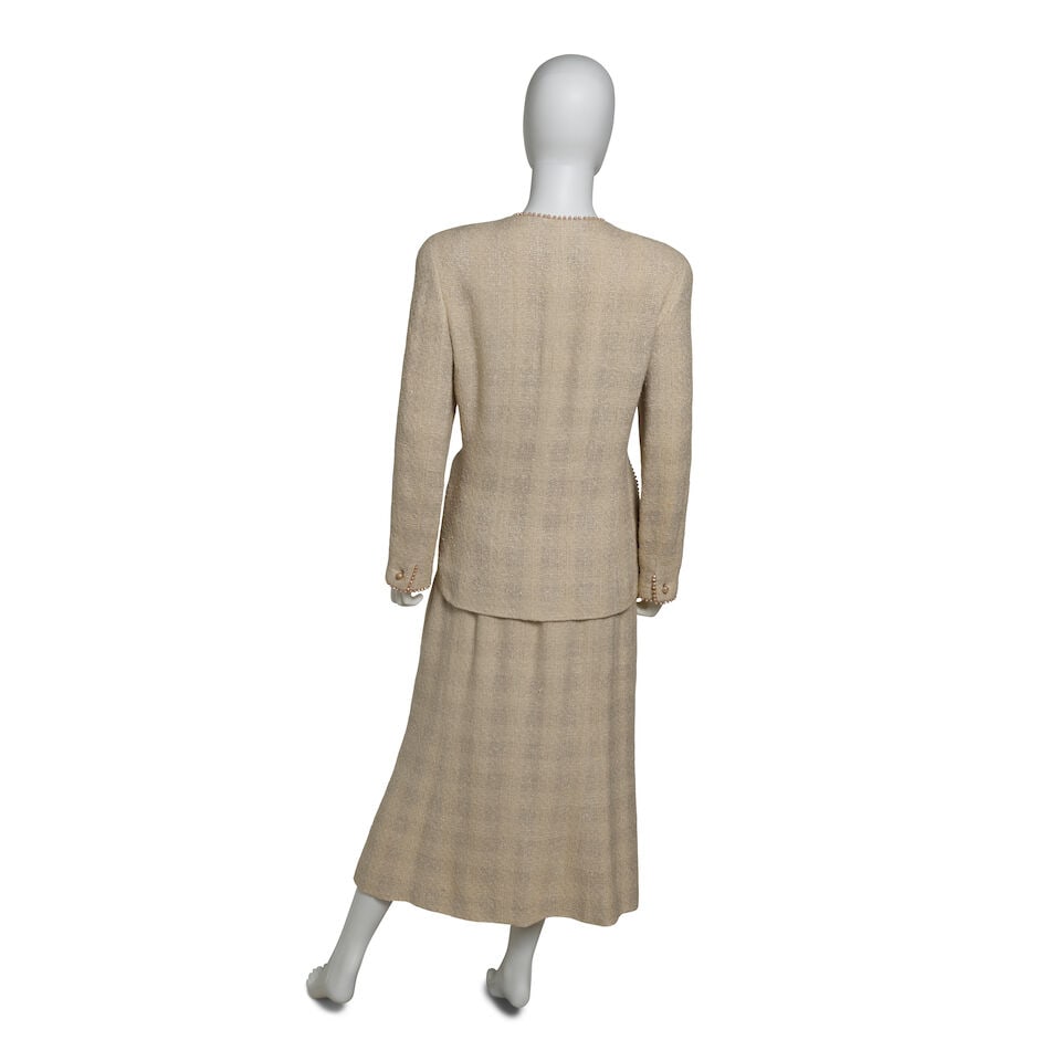 CHANEL: NEUTRAL TWEED SKIRT SUIT PEARL TRIM Spring 1999 - 3