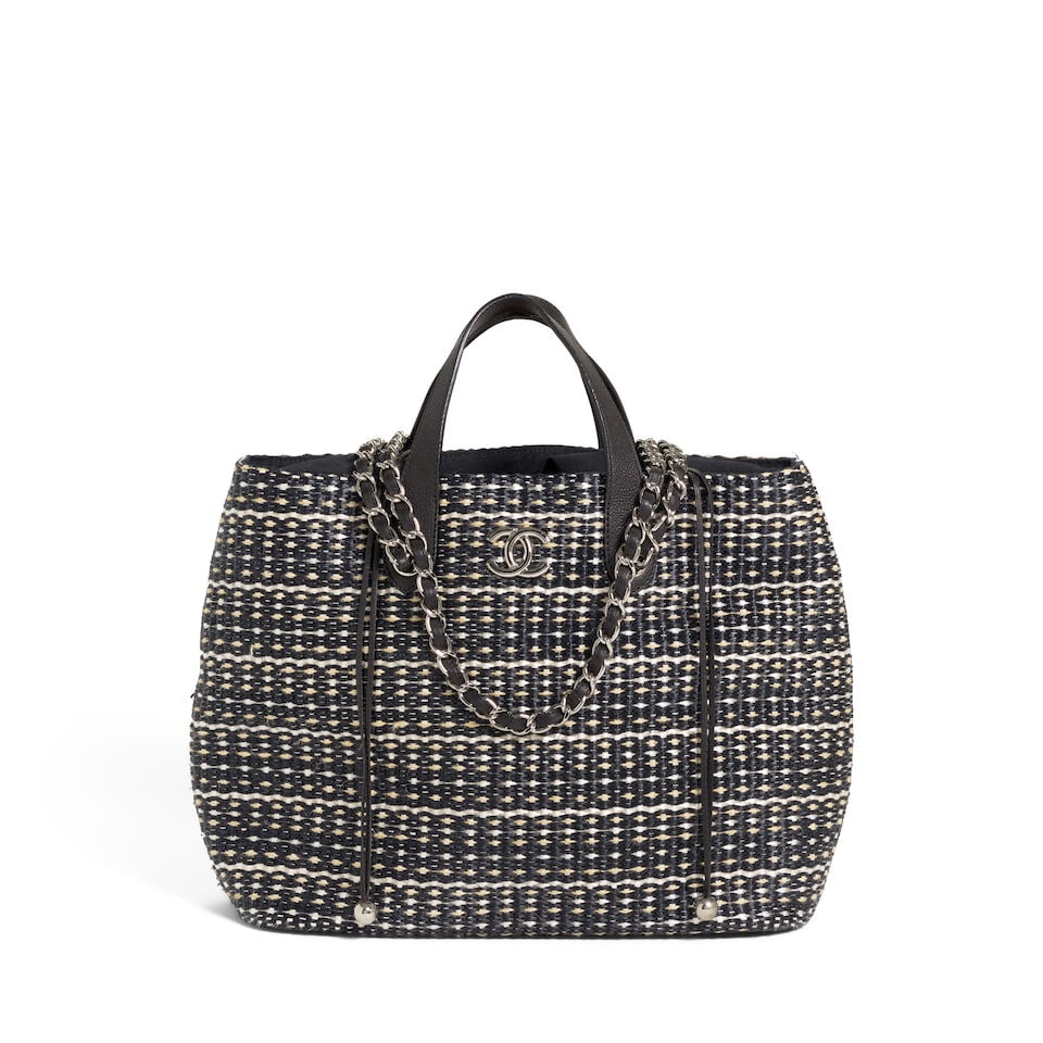 CHANEL: CC RAFFIA TOTE Resort 2014 - 5