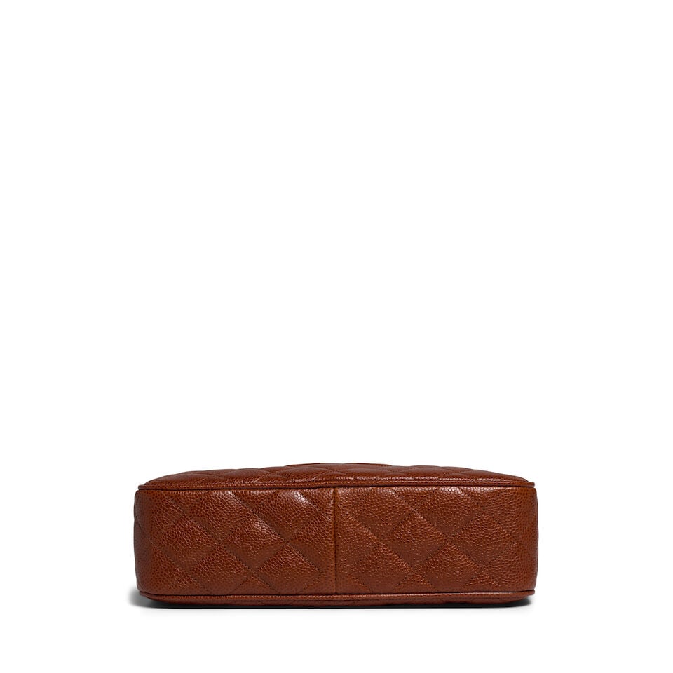 CHANEL: BROWN CAVIAR QUILTED CAMERA BAG 1994-1996 - 2