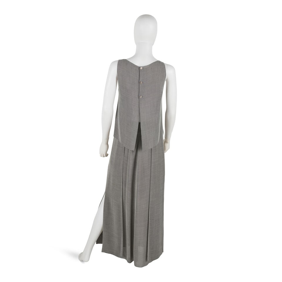 CHANEL: GREY SKIRT SUIT ENSEMBLE Spring 1999 - 3