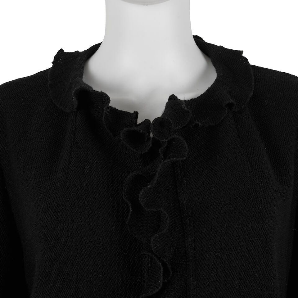 CHANEL: BLACK WOOL RUFFLE CARDIGAN Fall 1999 | Look 8 - 2