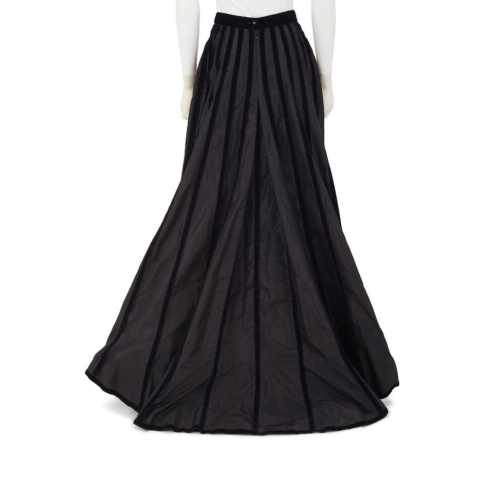CHANEL: BLACK TAFFETA VELVET TRIM BALL GOWN SKIRT FALL 1998 - 3