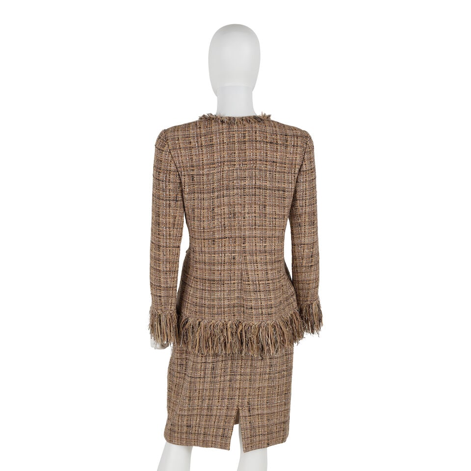 CHANEL: NEUTRAL TWEED FRINGE SKIRT SUIT ENSEMBLE Fall 2010 - 3