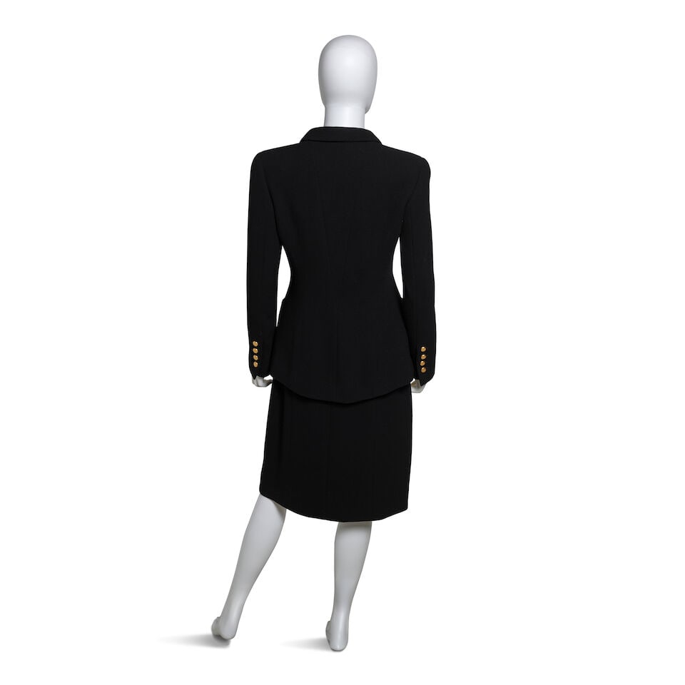 CHANEL: BLACK WOOL CREPE SKIRT SUIT ENSEMBLE Fall 1996 - 3