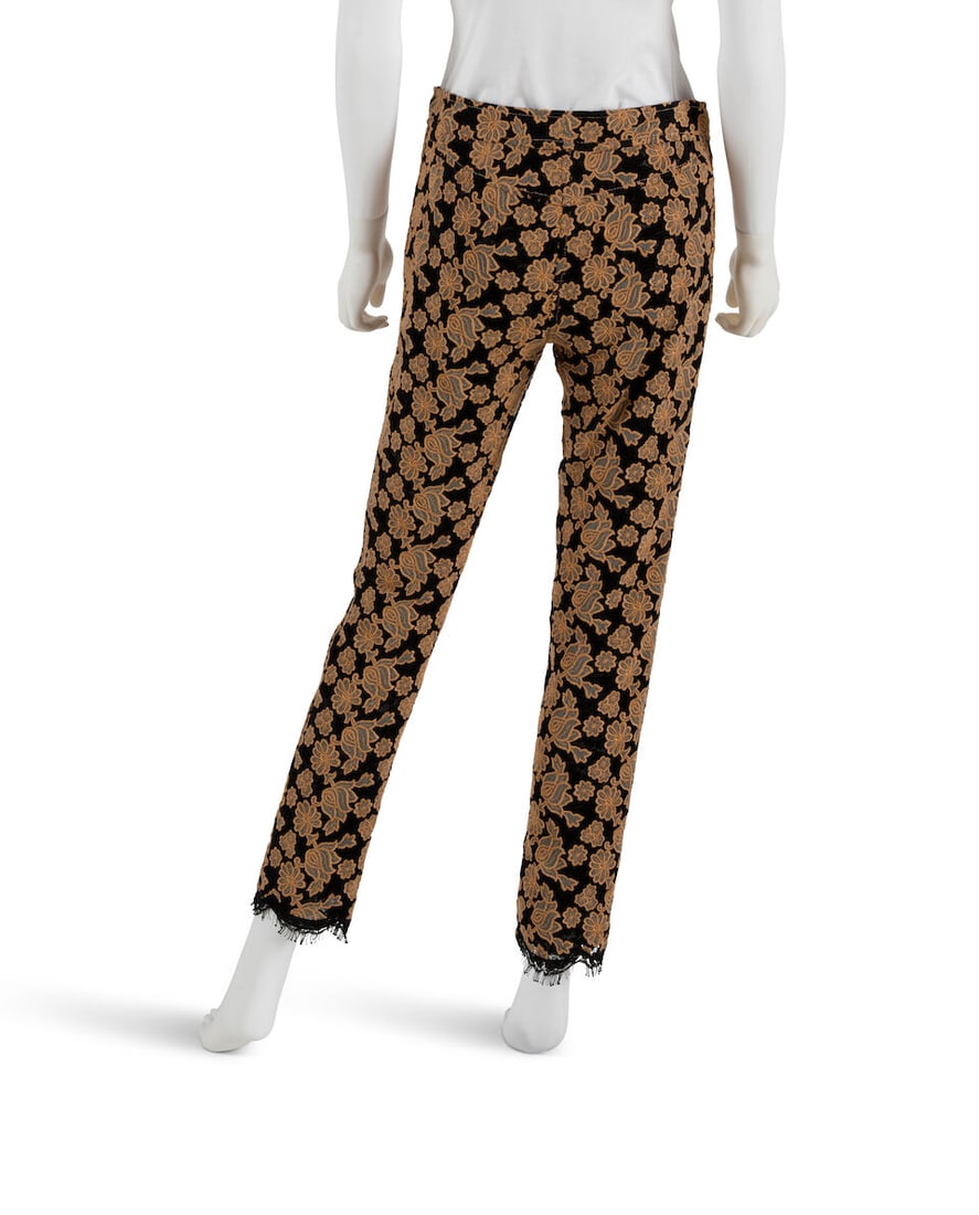 CHANEL: LACE TROUSERS Pre-Fall 2016 | Metiers d'Art Paris-Rome - 3