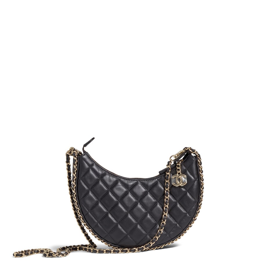 CHANEL: BLACK SMALL CHAIN AROUND HOBO SPRING 2023: CHANEL: BLACK SMALL CHAIN AROUND HOBO SPRING 2023 • Black Quilted Lambskin Exterior • Pale Gold Tone Hardware • Leather and Chain Shoulder Strap with CC Logo and Carabiner Hook Detai