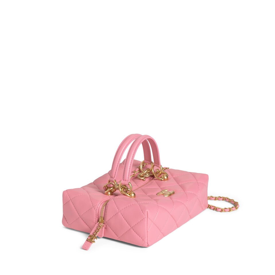 CHANEL: PINK QUILTED CALFSKIN SQUARE TOP HANDLE VANITY Metiers d'Art Paris-Senegal | Pre-Fall 2... - 5