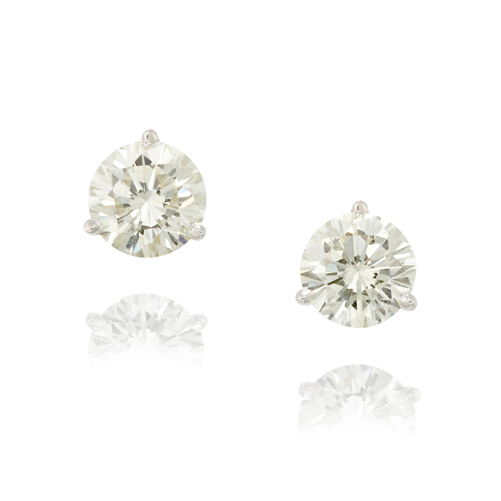 A PAIR OF DIAMOND EARRINGS (1 of 1)