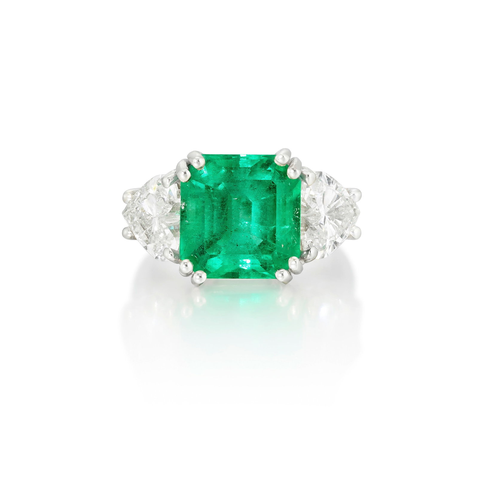 AN EMERALD AND DIAMOND RING (1 of 1)