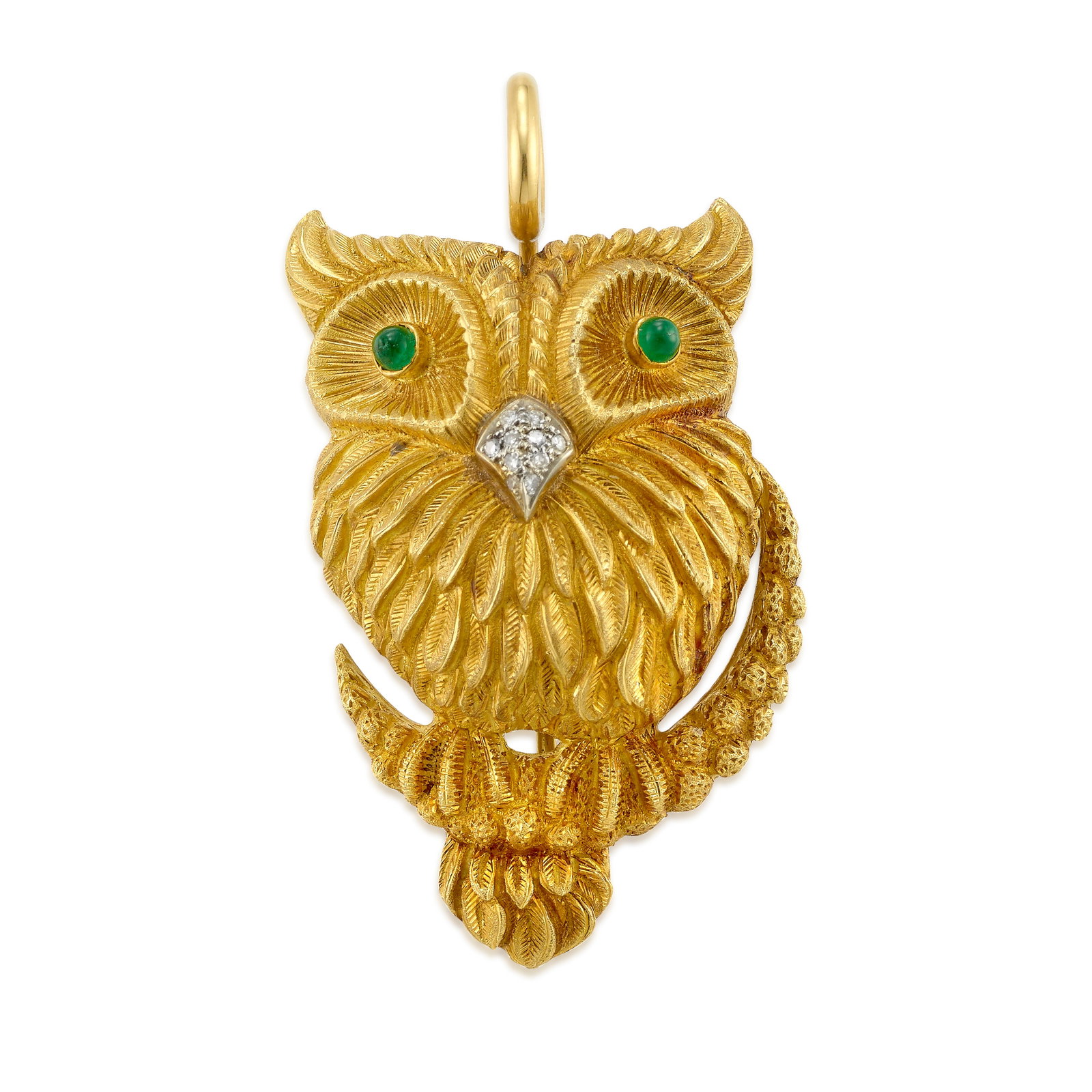 CARTIER: AN 18K GOLD, EMERALD AND DIAMOND PENDANT/BROOCH: CARTIER: AN 18K GOLD, EMERALD AND DIAMOND PENDANT/BROOCH Designed as an owl, accented with round cabochon emerald eyes and single-cut diamond beak, with removable 14k gold pendant attachment; signed C