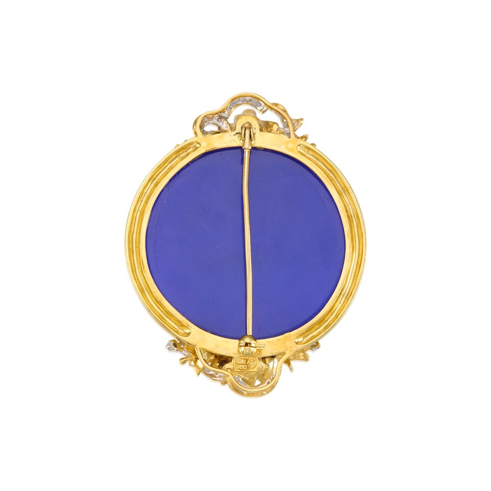 18K YELLOW GOLD, CHALCEDONY, AND DIAMOND CAMEO BROOCH - 2