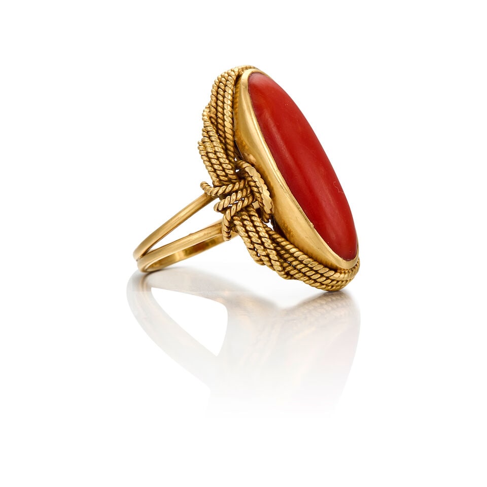 18K YELLOW GOLD AND CORAL RING - 2