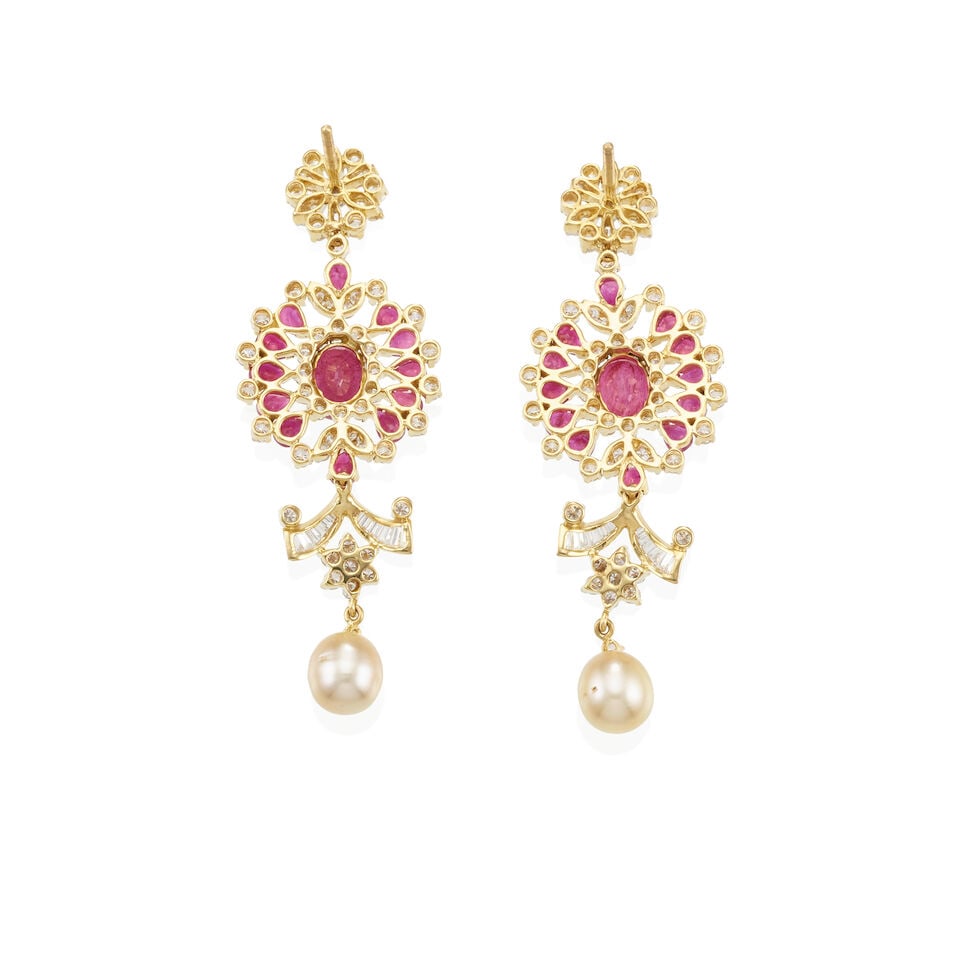 A PAIR OF 18K YELLOW GOLD, CULTURED PEARL, RUBY AND DIAMOND EARRINGS - 2