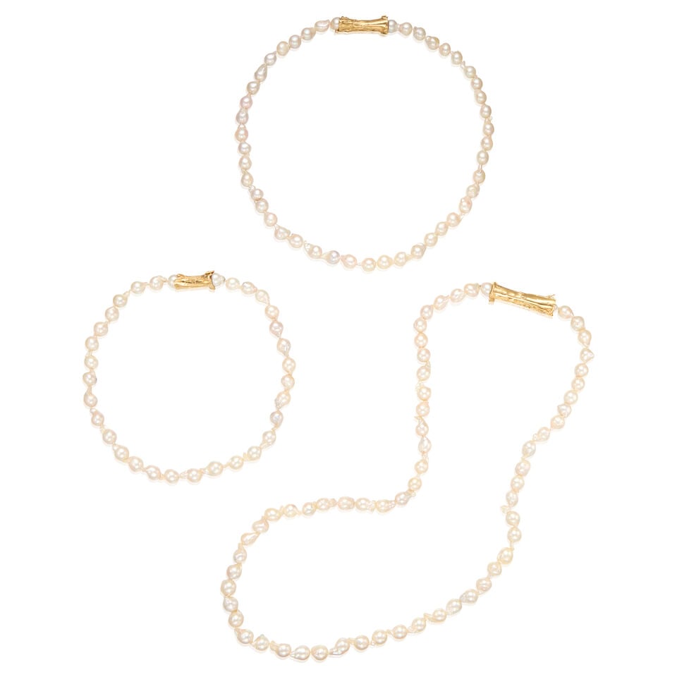 18K YELLOW GOLD AND CULTURED PEARL CONVERTIBLE NECKLACE: 18K YELLOW GOLD AND CULTURED PEARL CONVERTIBLE NECKLACE • May be worn individually or as one necklace • Numerous cultured pearls measuring approximately 8.82mm in diameter • Length