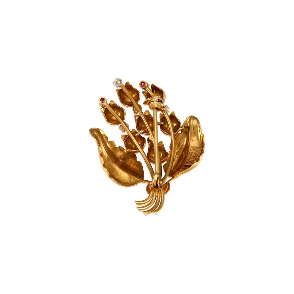 TIFFANY & CO.: 18K YELLOW GOLD, RUBY, AND DIAMOND BROOCH - 2