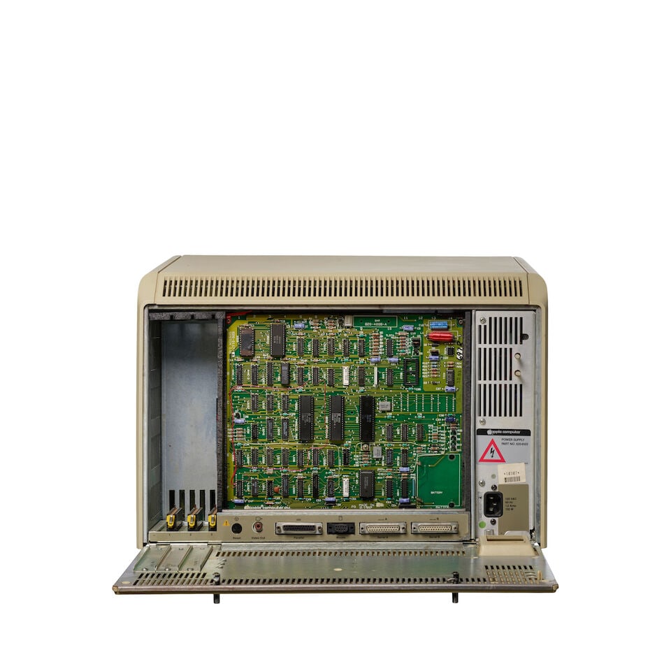 AN APPLE LISA 1 MICROCOMPUTER. Apple Lisa 1 Microcomputer. Apple Computer, Inc.: Cupertino, CA, ... - 4