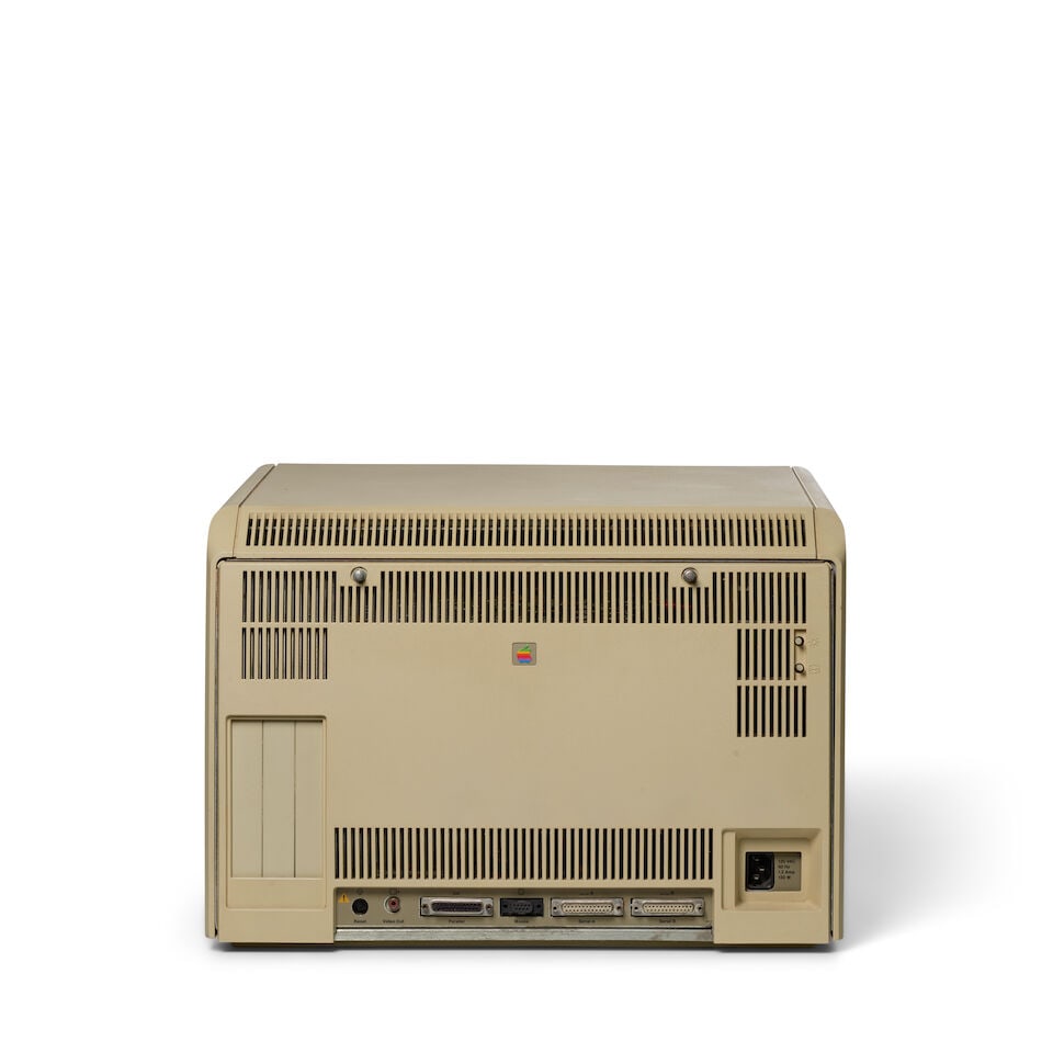 AN APPLE LISA 1 MICROCOMPUTER. Apple Lisa 1 Microcomputer. Apple Computer, Inc.: Cupertino, CA, ... - 5