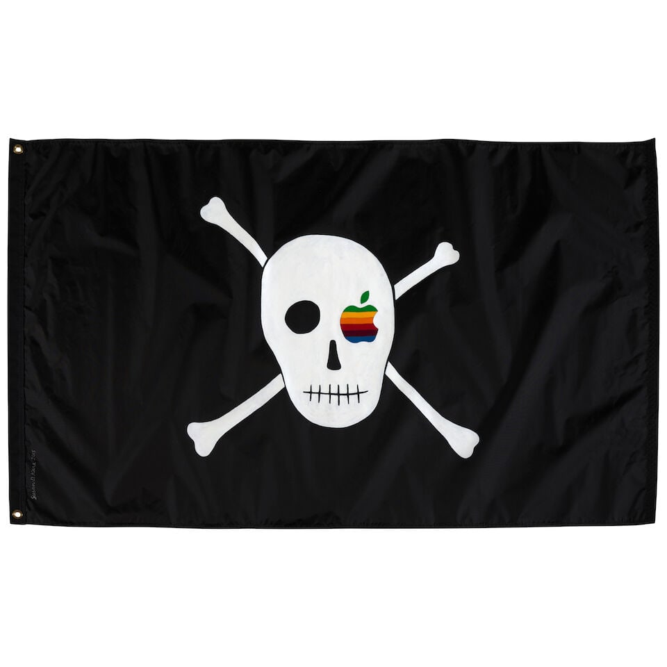 'IT'S BETTER TO BE A PIRATE THAN TO JOIN THE NAVY.' KARE, SUSAN. b. 1954. An Apple Jolly Roger ...: 'IT'S BETTER TO BE A PIRATE THAN TO JOIN THE NAVY.' KARE, SUSAN. b. 1954. An Apple Jolly Roger Pirate Flag. 2015. Acrylic paint on vinyl canvas flag with metal gromets. 901 x 1502 mm (36 x 60 in),