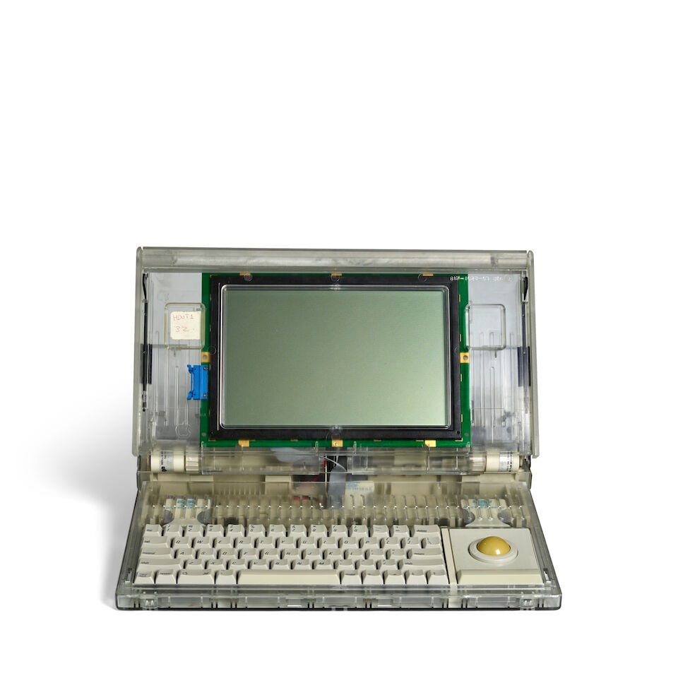 A CLEAR PLASTIC PROTOTYPE APPLE MACINTOSH PORTABLE. Clear Plastic Prototype Apple Macintosh Port... - 3