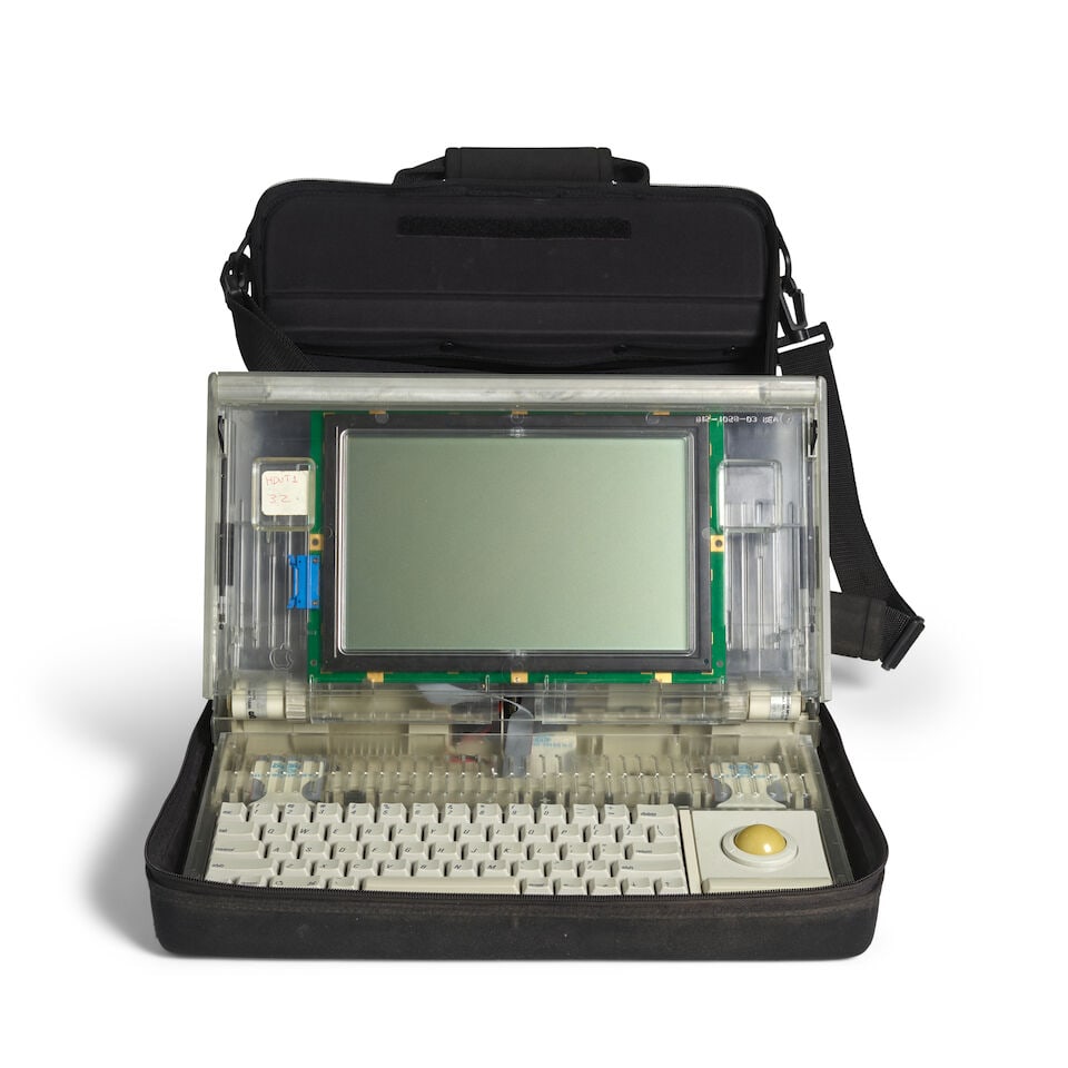A CLEAR PLASTIC PROTOTYPE APPLE MACINTOSH PORTABLE. Clear Plastic Prototype Apple Macintosh Port... - 4