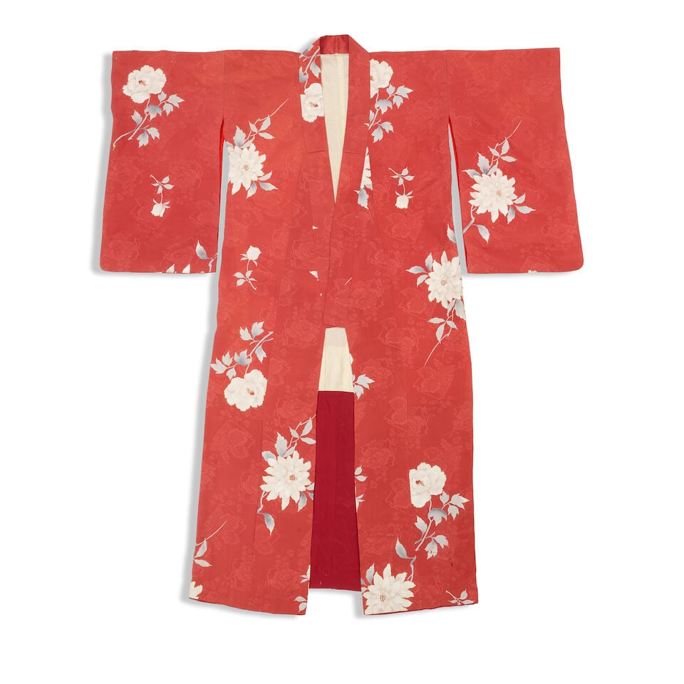 TWO JAPANESE KIMONOS AND ONE SHORT ROBE 20th century (3) - 2