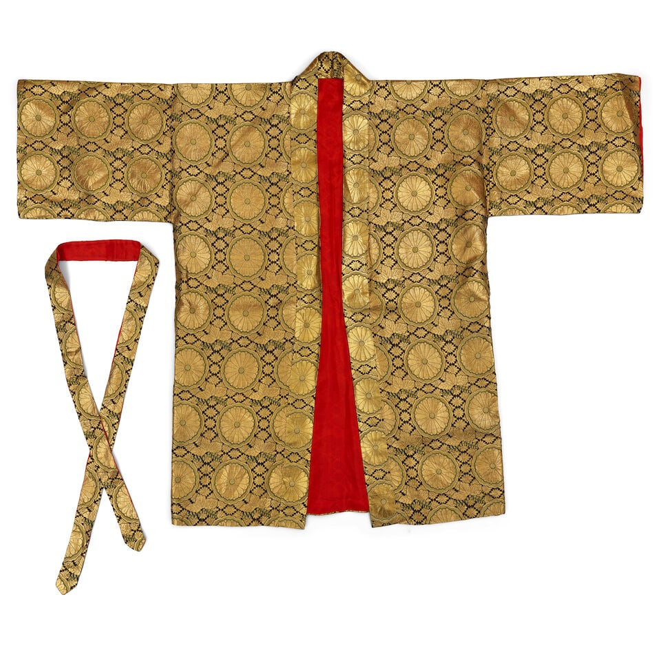 TWO JAPANESE KIMONOS AND ONE SHORT ROBE 20th century (3) - 3