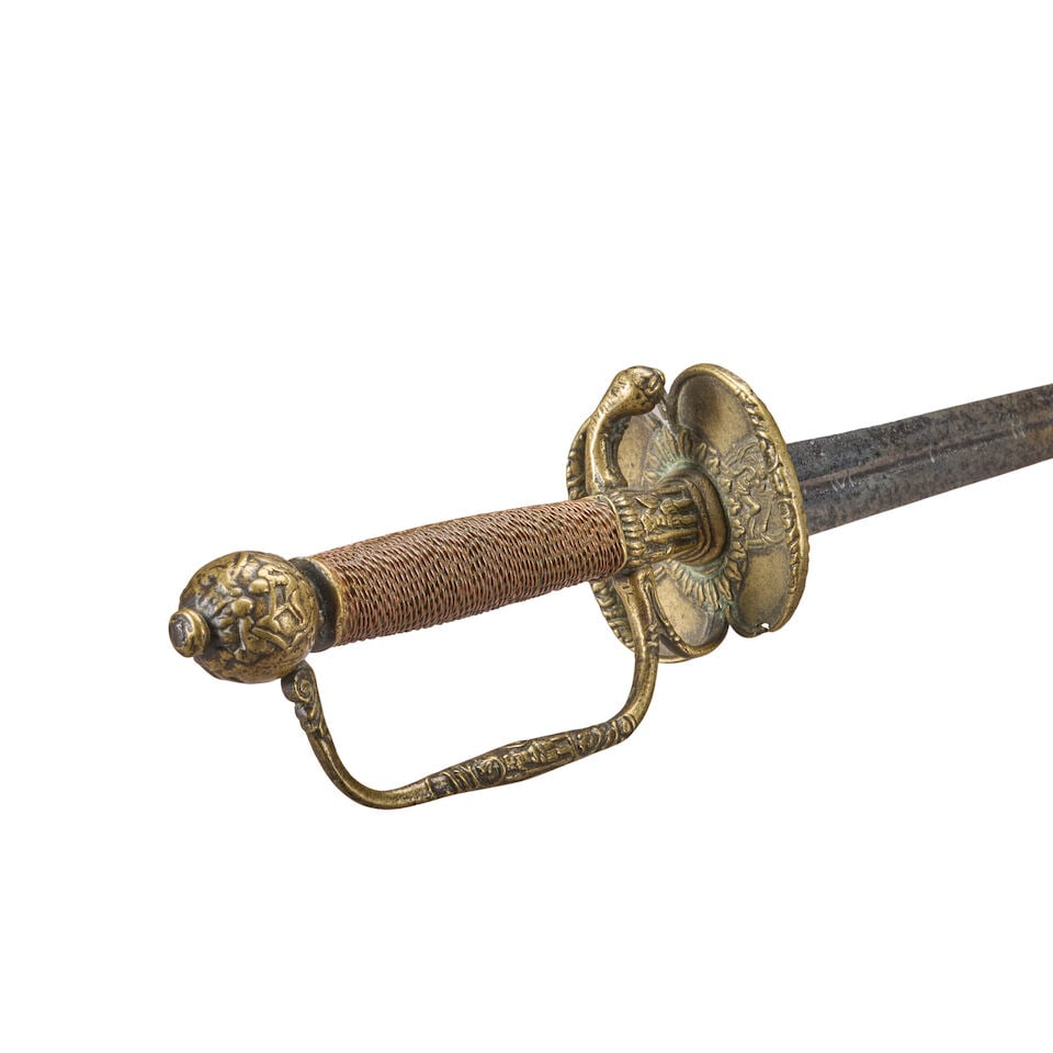 AN EARLY 18TH CENTURY SMALL SWORD. - 3