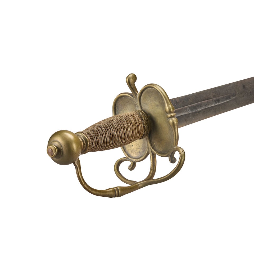 A LATE 17TH/EARLY 18TH CENTURY CAVALRY BROADSWORD. - 3