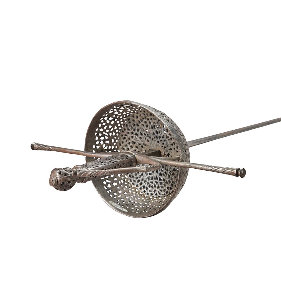 A LATE 17TH CENTURY SPANISH PIERCED CUP HILT RAPIER. - 4