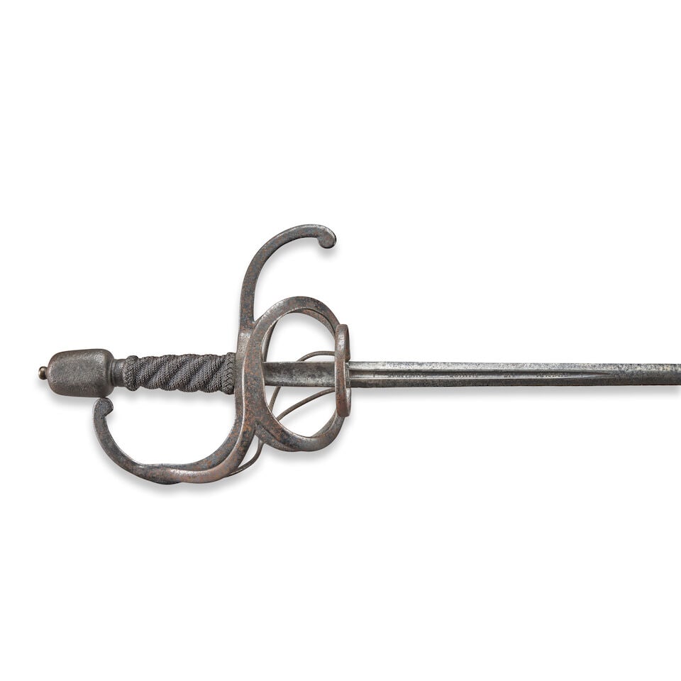 AN EARLY 17TH CENTURY SWEPT HILT RAPIER. - 2