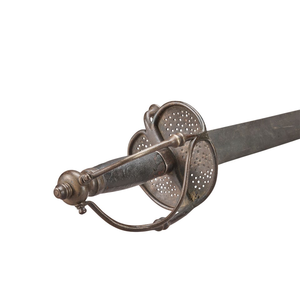 A NORTHERN EUROPEAN CAVALRY BROADSWORD, - 3