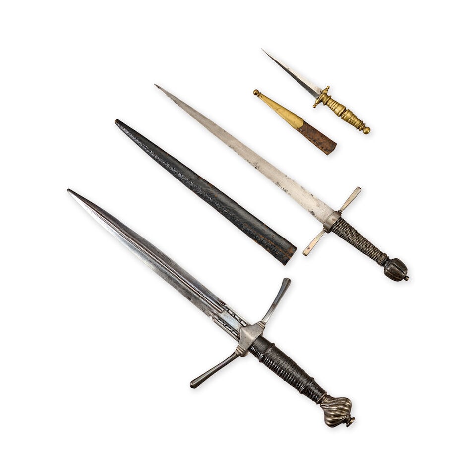 THREE MAIN GAUCHE-TYPE SMALL DAGGERS. - 2