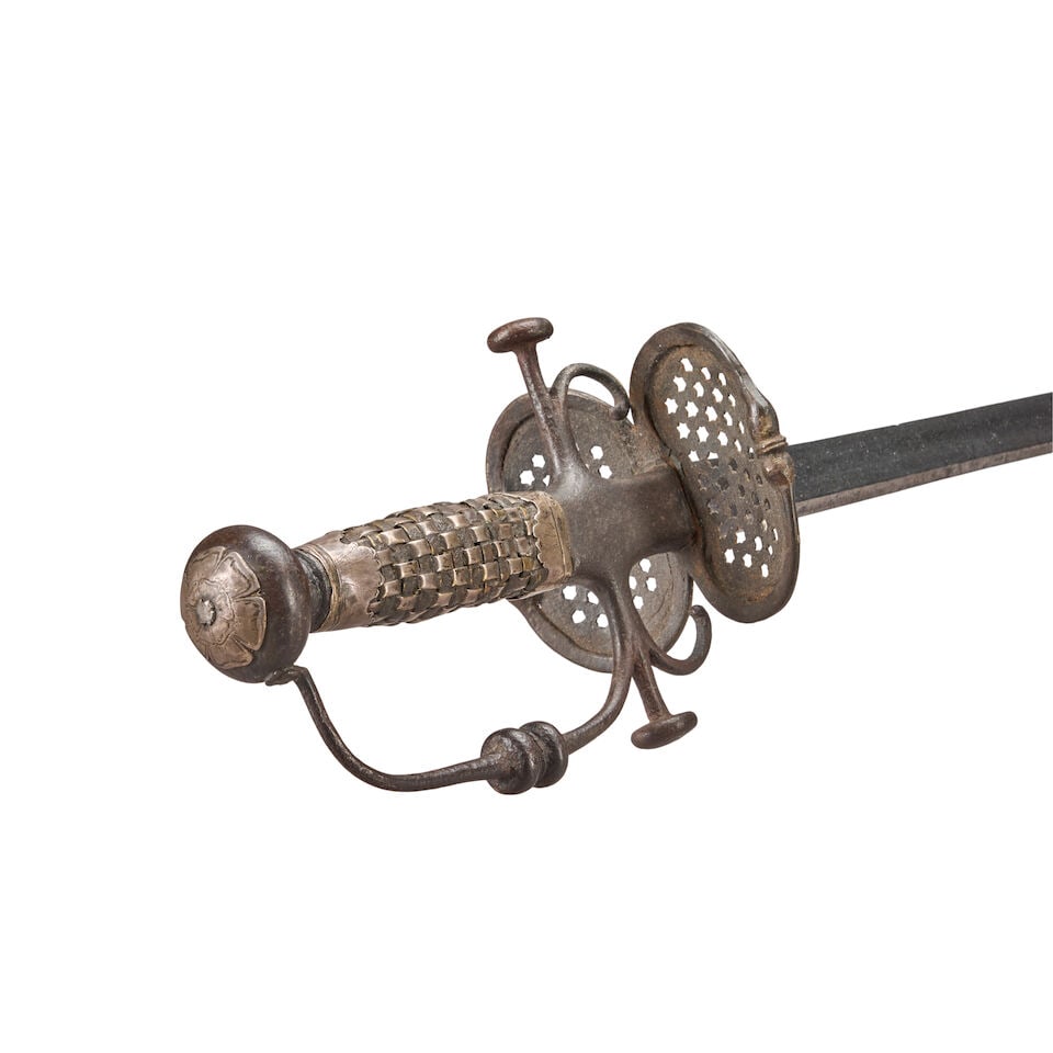 A LATE 17TH CENTURY TRANSITIONAL RAPIER SMALL SWORD. - 3