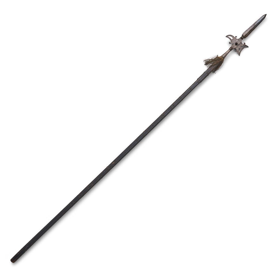 AN 18TH CENTURY EUROPEAN HALBERD, - 3