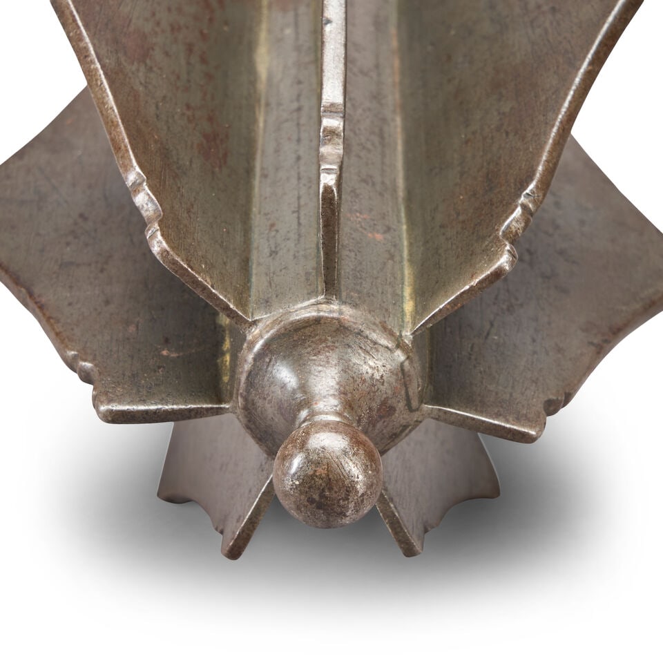 A 16TH/17TH CENTURY IRON MACE. - 2
