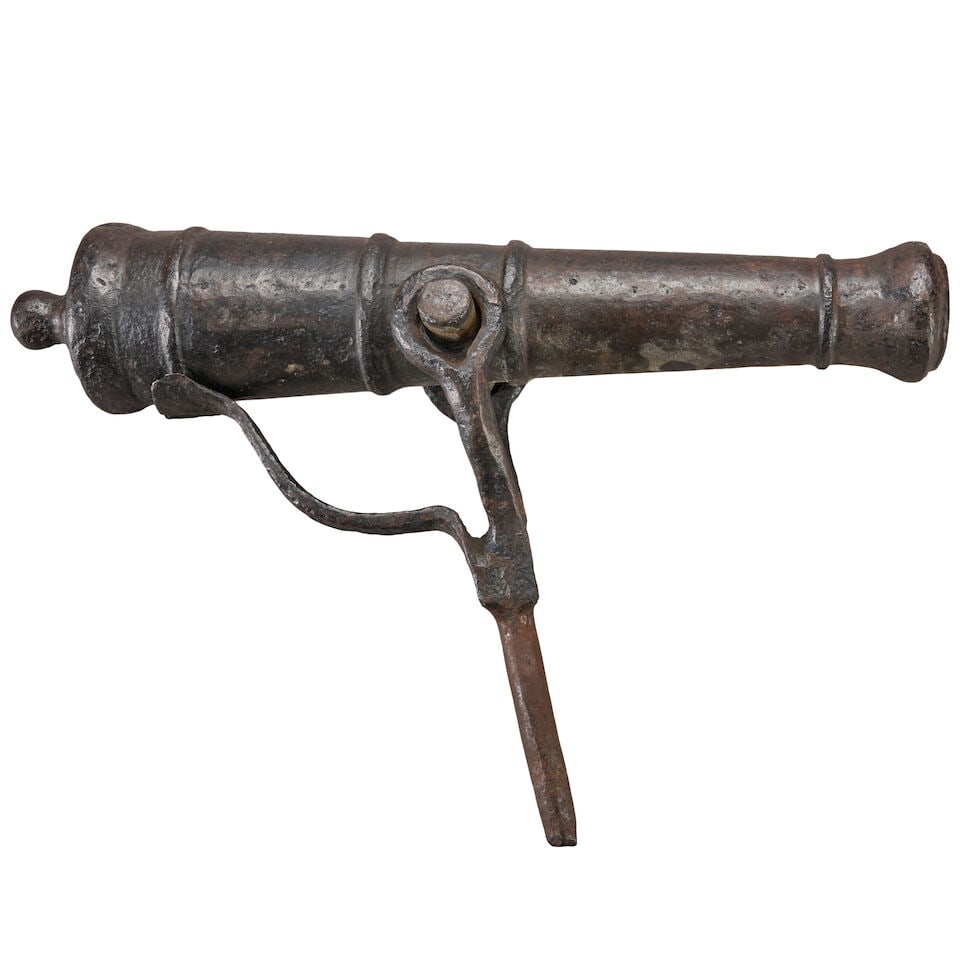 A LATE 18TH CENTURY CAST IRON SWIVEL GUN, (1 of 2)