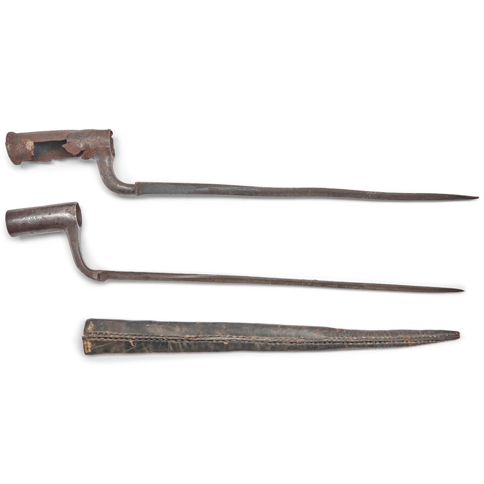 AN 18TH CENTURY GERMANIC SOCKET BAYONET AND A RELIC BRITISH SHIELD BAYONET. (1 of 3)