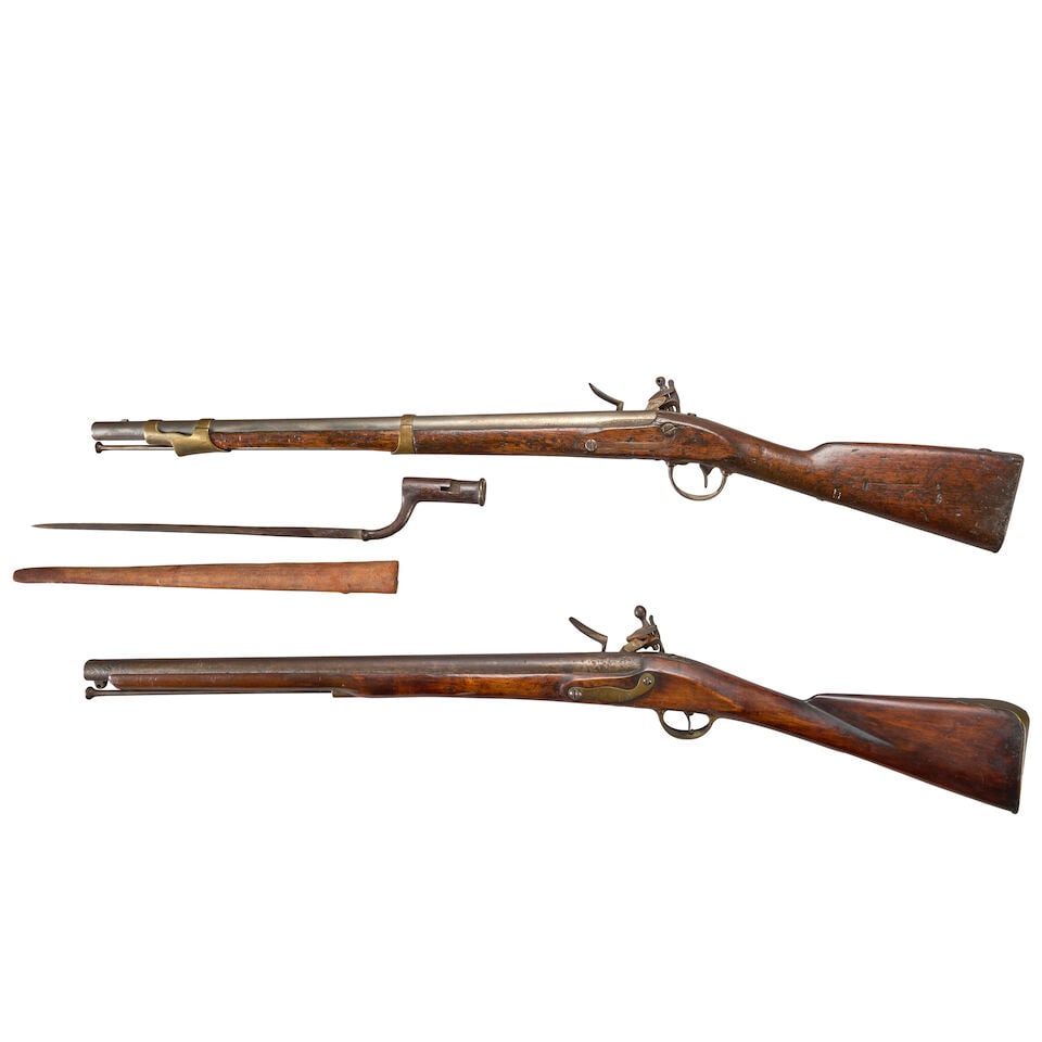TWO EARLY 19TH CENTURY FLINTLOCK MILITIA CARBINES. - 2