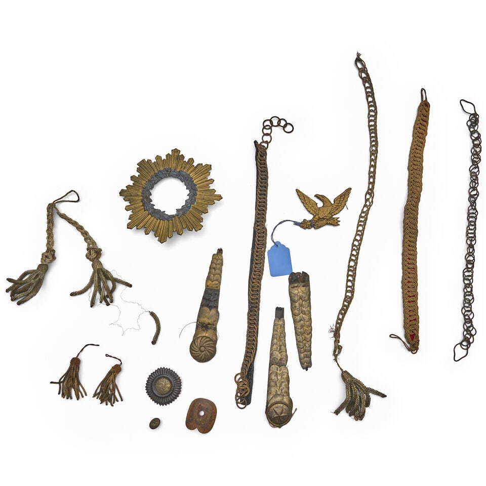 AN ASSORTMENT OF DAMAGED AMERICAN MILITIA HATS, CHAPEAUX BRAS, DISASSOCIATED PLUMES, POMS, ETC. - 2