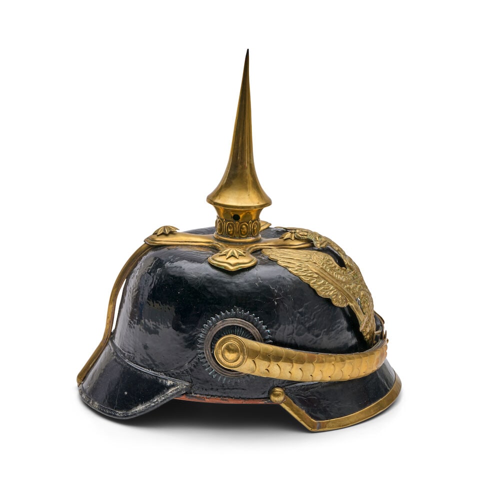 AN IMPERIAL GERMAN DRAGOON OFFICER'S PICKELHAUBE HELMET. - 4