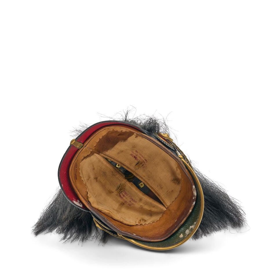AN IMPERIAL GERMAN GUARDE OFFICER'S PICKELHAUBE HELMET WITH PARADE PLUME. - 3