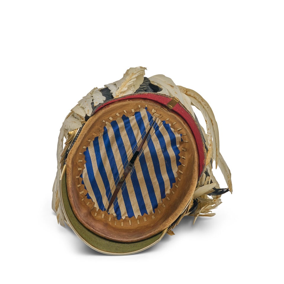 AN IMPERIAL GERMAN GUARDE OFFICER'S PICKELHAUBE HELMET WITH PARADE PLUME. - 3