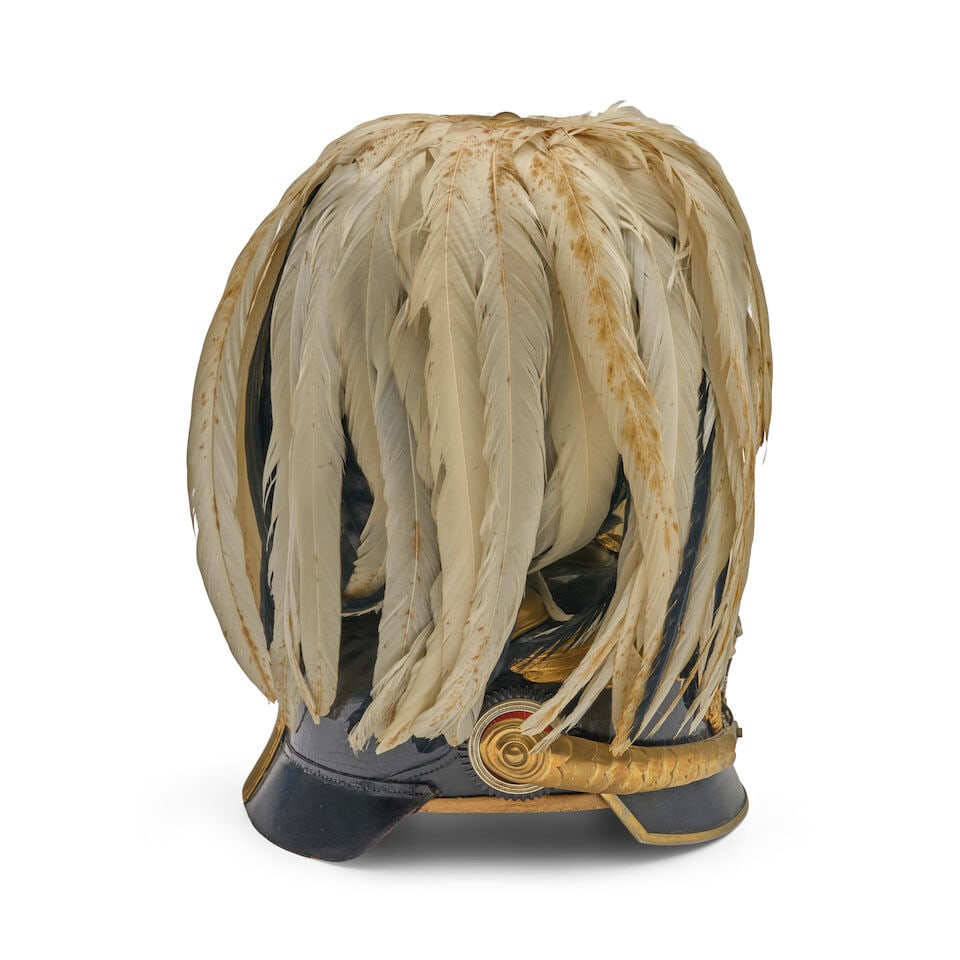 AN IMPERIAL GERMAN GUARDE OFFICER'S PICKELHAUBE HELMET WITH PARADE PLUME. - 6