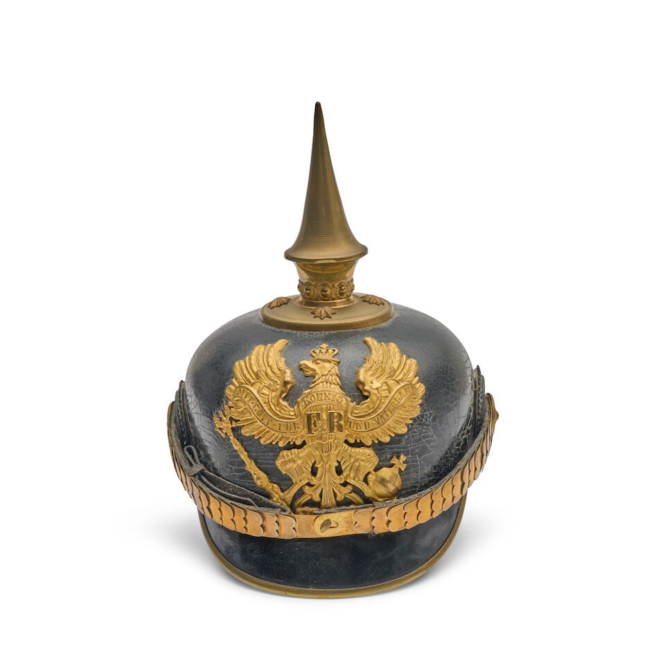 AN IMPERIAL GERMAN OFFICER'S PICKELHAUBE HELMET. (1 of 6)