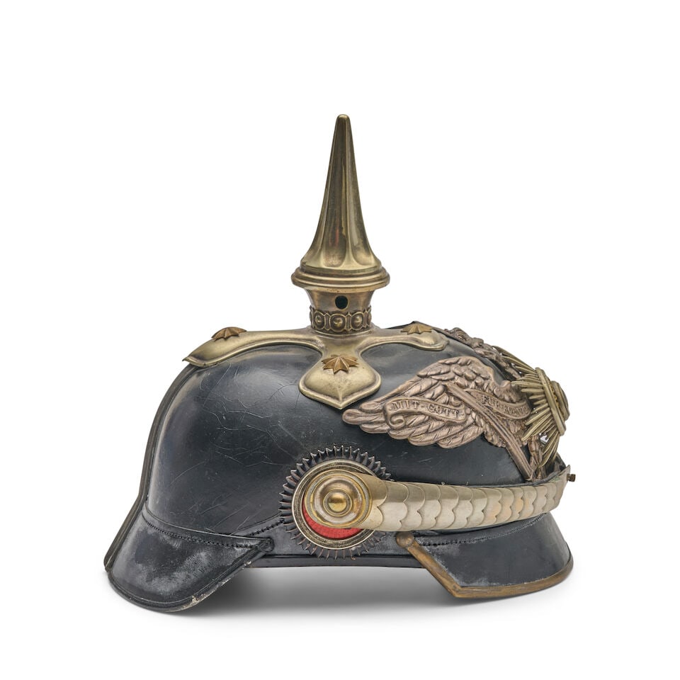 AN IMPERIAL GERMAN DRAGOON GUARD OFFICERS PICKELHAUBE HELMET. - 4
