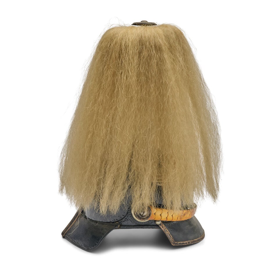 AN IMPERIAL GERMAN GUARDE OFFICER'S PICKELHAUBE HELMET WITH PARADE PLUME AND CASE. - 5